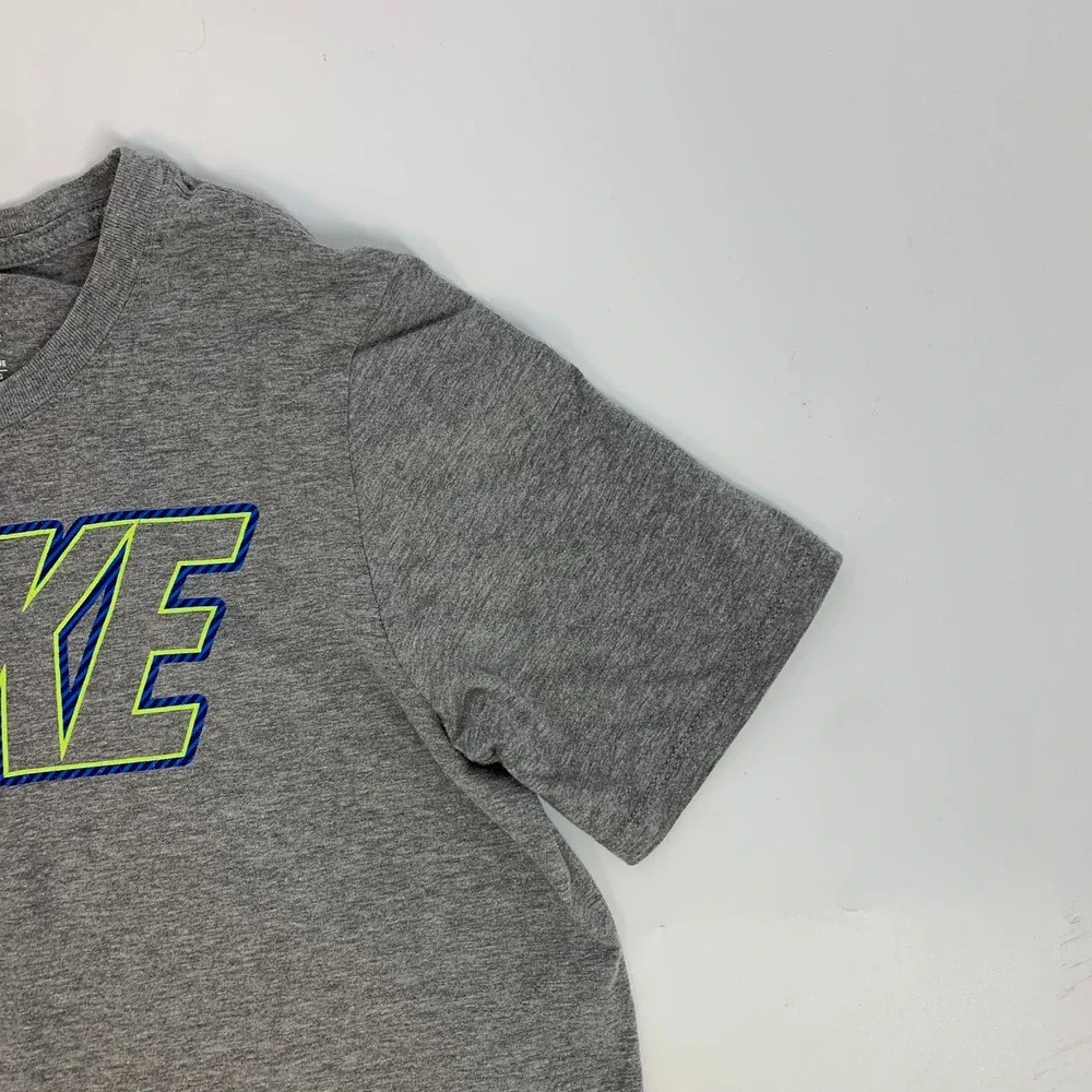 Kids Nike Tee Athletic Cut Grey Short‎ Sleeve T Shirt Large